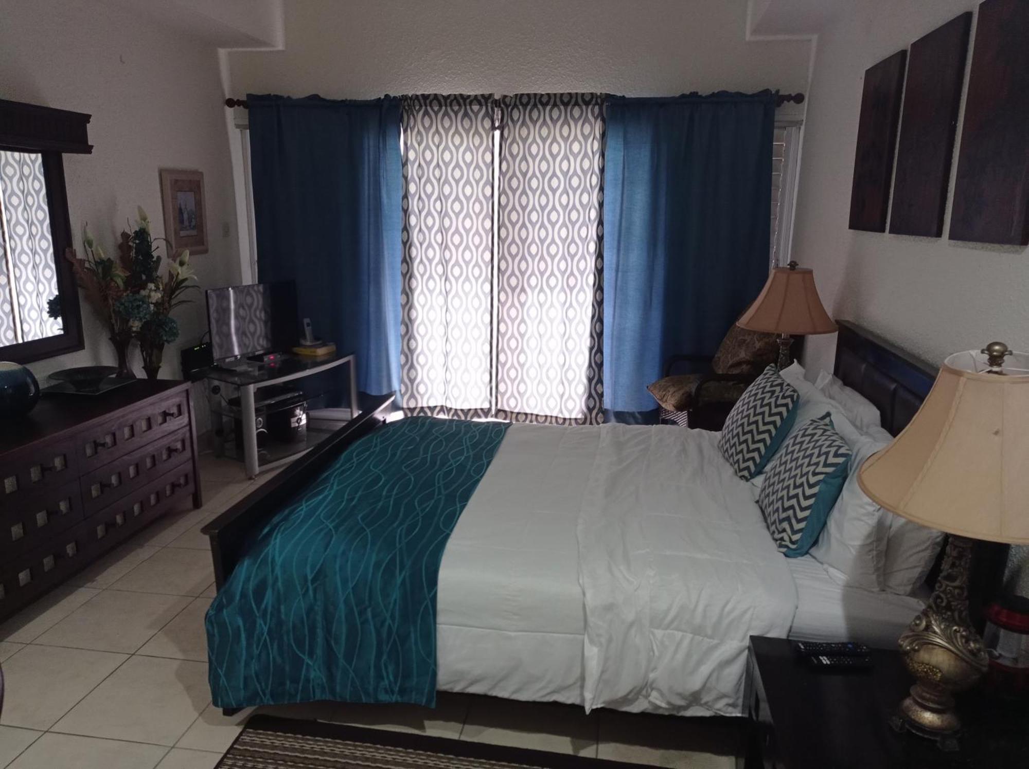 Apartamento 126 Friendship, Rockley Golf Club Bridgetown Exterior foto